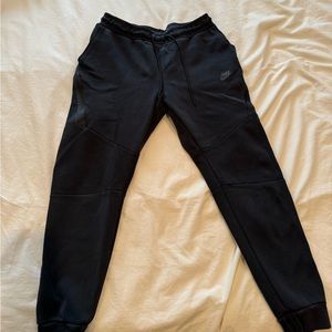 Nike Tech Fleece - Black